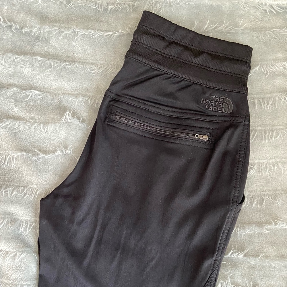 The North Face Women’s Drawstring Active Sweatpants XS Black